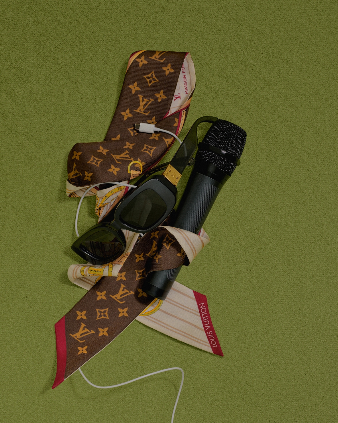 Silk Squares and Bandeaus Collection for Women | LOUIS VUITTON